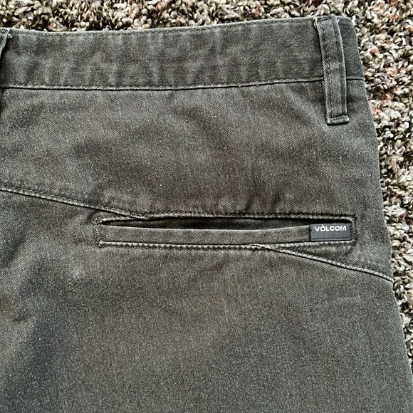 Volcom Corpo Class Gray Shorts with Pockets, Size 32 Skater Activewear Casual - Picture 10 of 13